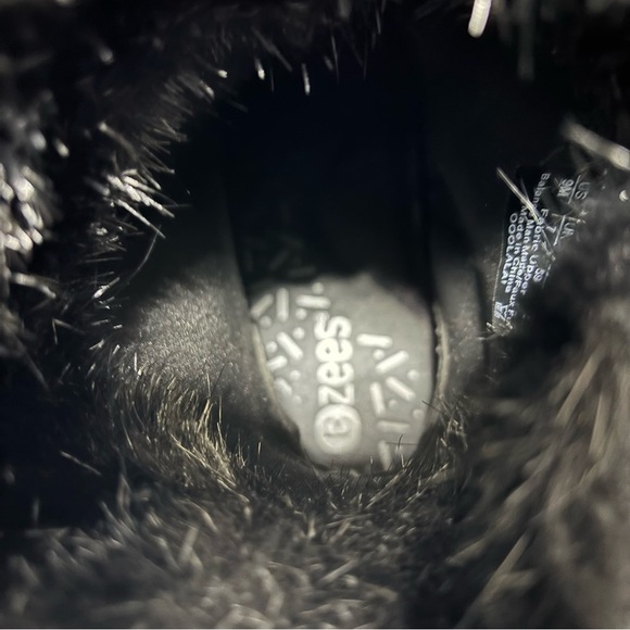 Bzees Ooolala! Faux Fur Boots Women's Size 9M Black Pull On Fabric Upper Comfort - Picture 7 of 13